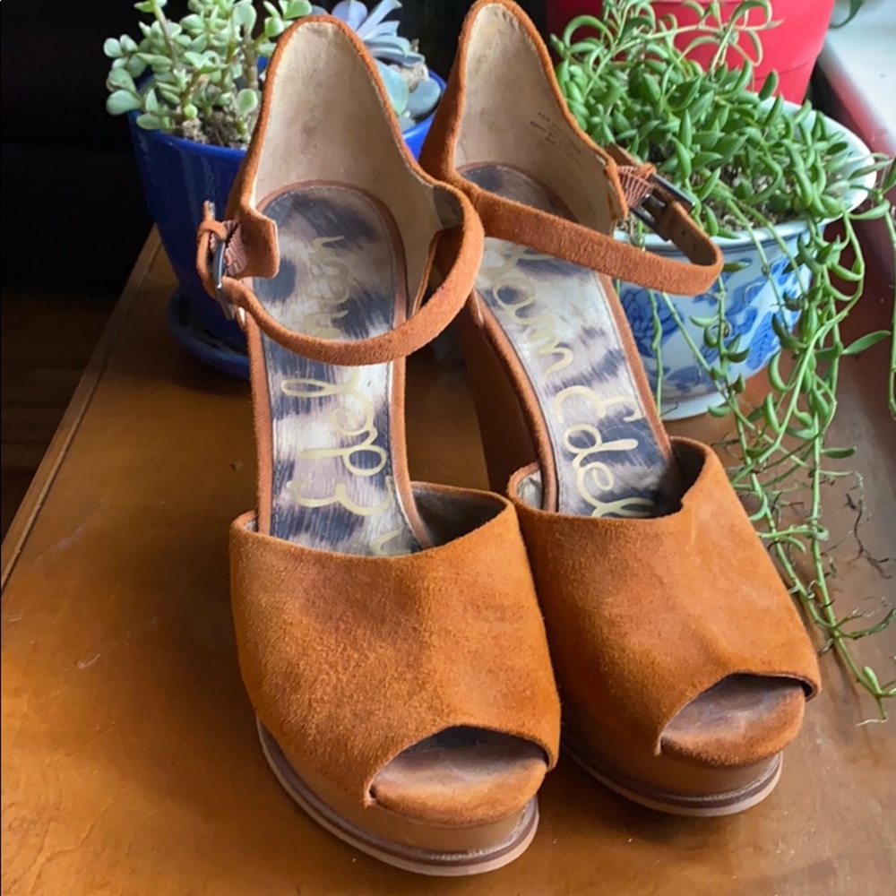 Suede wedges